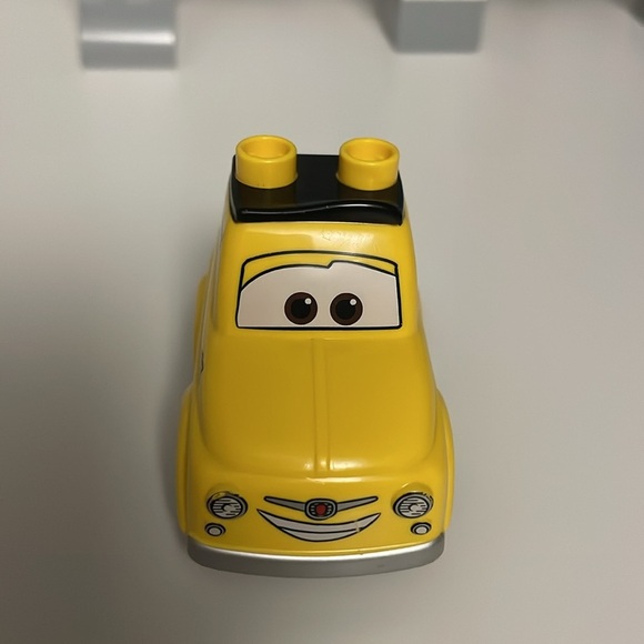 LEGO DUPLO DISNEY PIXAR CARS Piston Cup Race 10857 - Picture 11 of 14